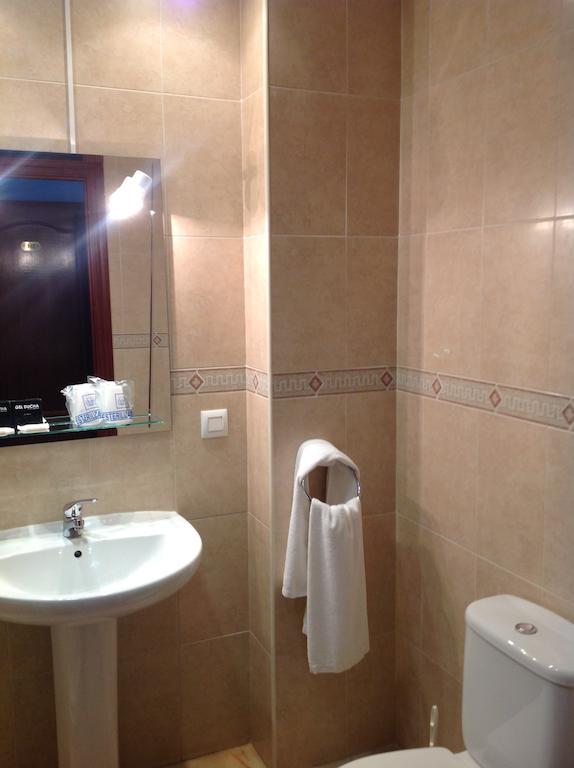 Hostal Los Amigos Olivenza Room photo
